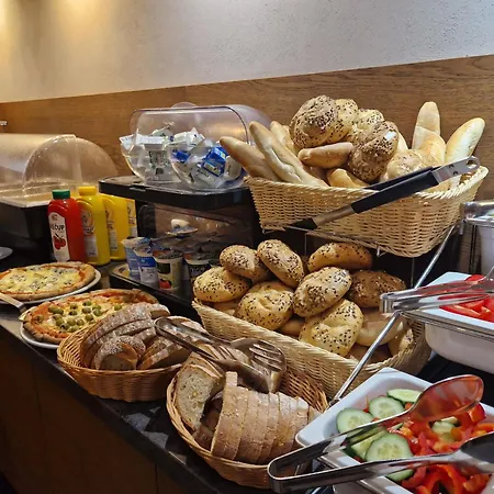 Family Maxim Hotel 3*