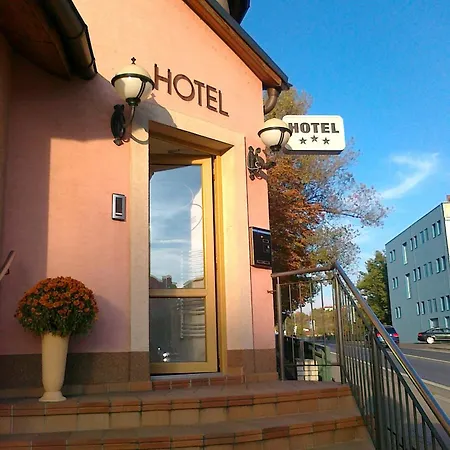 Szálloda Family Maxim Beroun